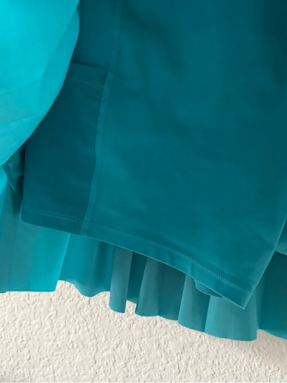 Greyson Leo pleated Skort women’s medium - Picture 4 of 5